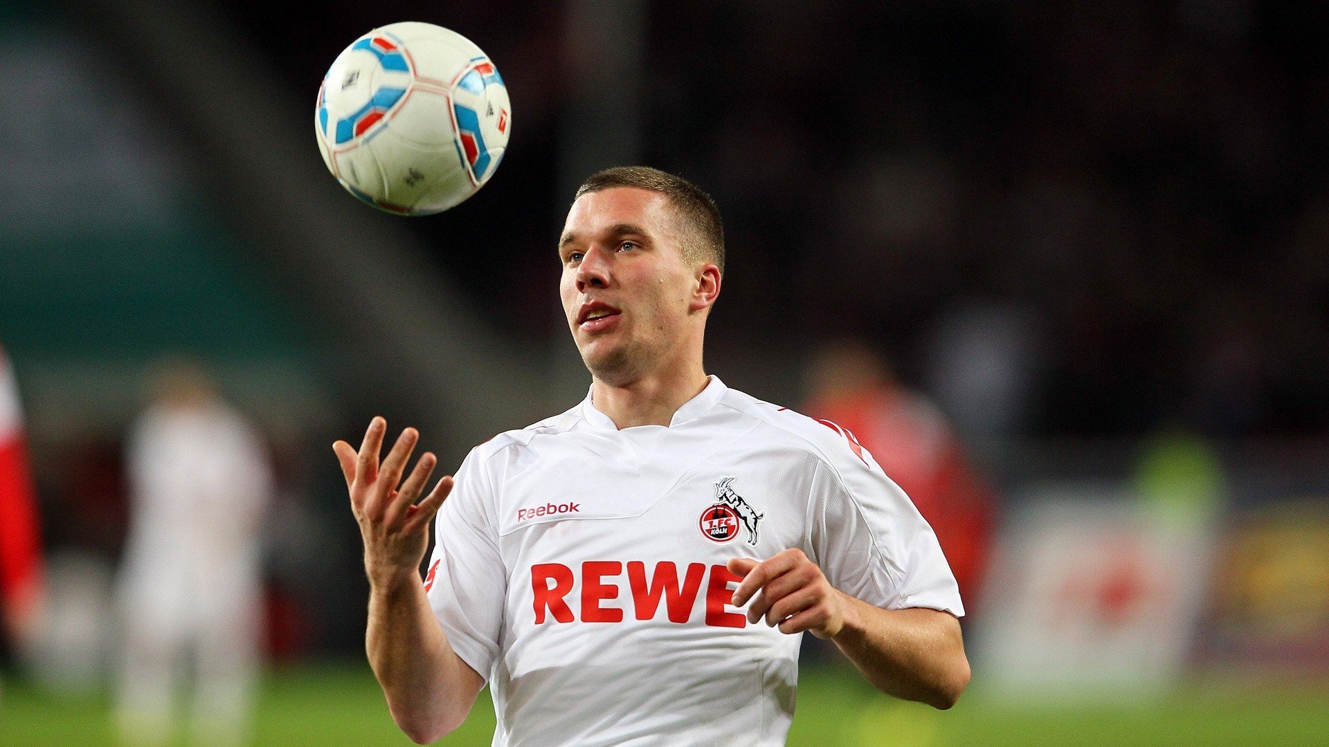 _水上漂浮体育秀：趣味与挑战齐飞_，水上漂浮平台怎么做