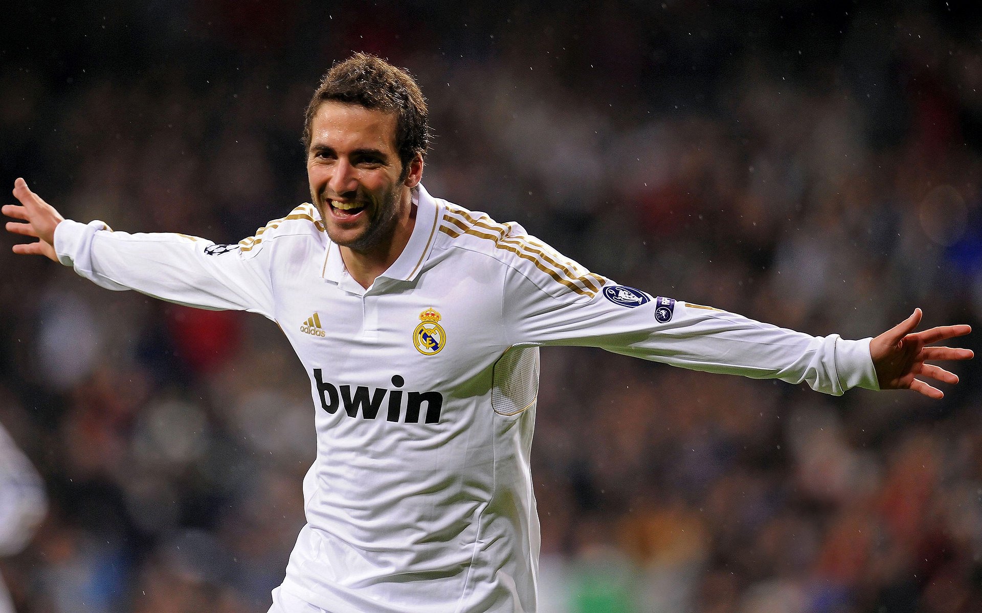 足球VR观赛体验馆在深圳开放试运营，深圳室内足球场